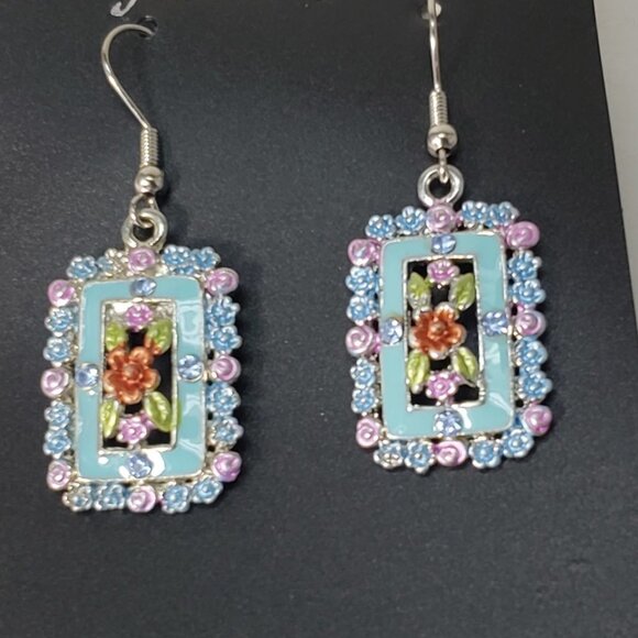 Multicolor Crystal Floral Drop Earrings – Silver-Tone Elegance Statement Jewelry - Picture 5 of 7